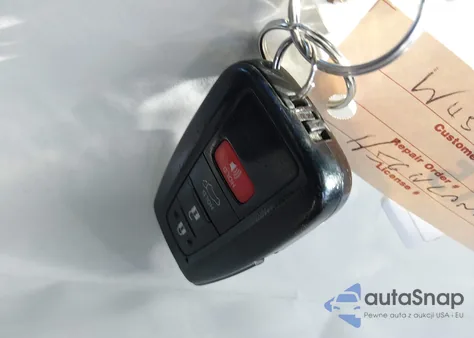 2021 Toyota Highlander Xle z USA, uszkodzony, nr VIN 5TDGZRBH8MS543384